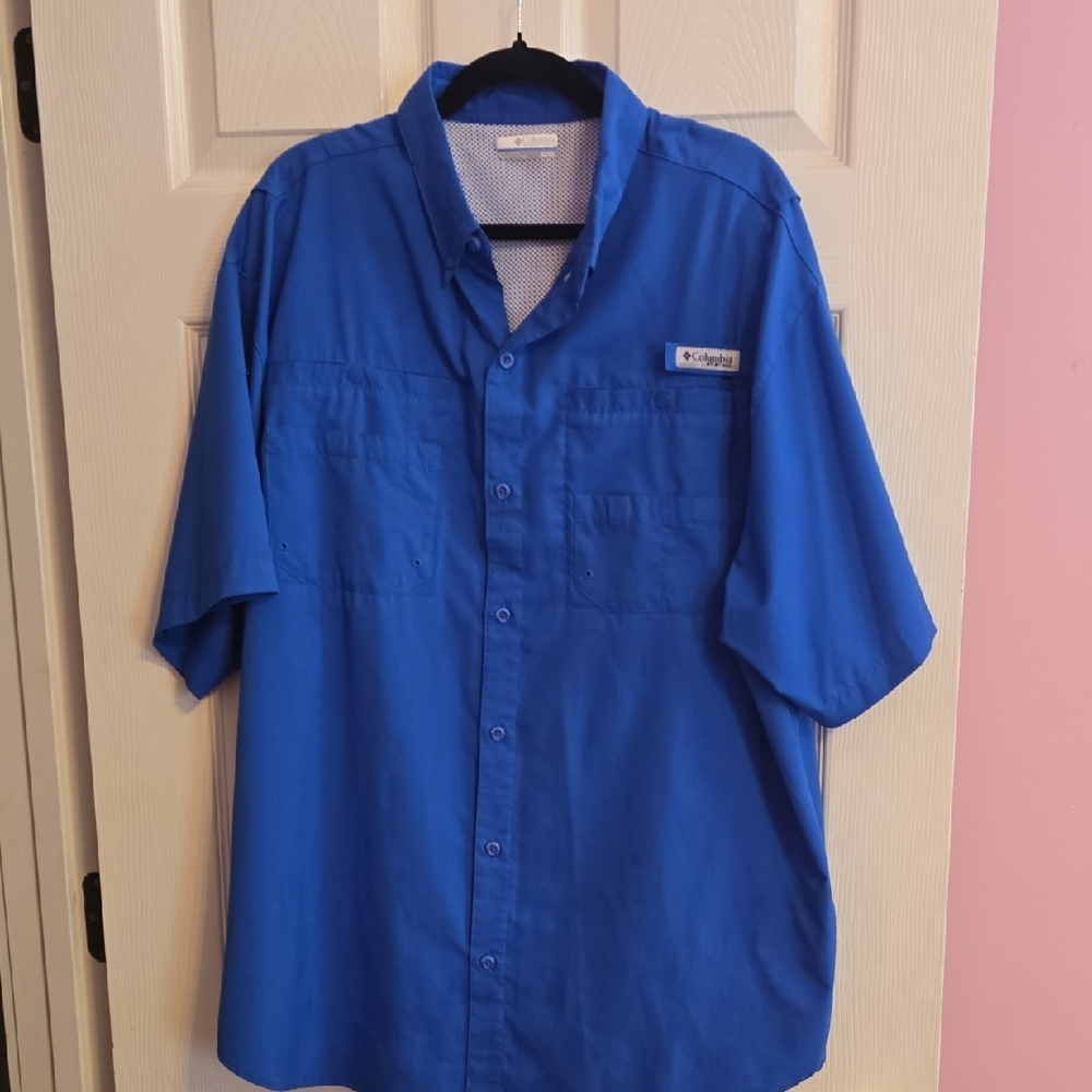 Columbia Men's Bright Blue PFG Button-Down Shirt‎